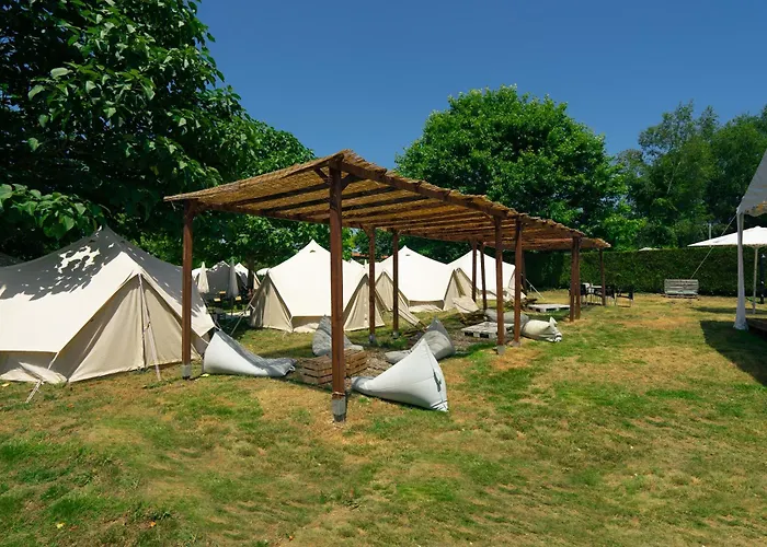 Kampaoh Glamping *